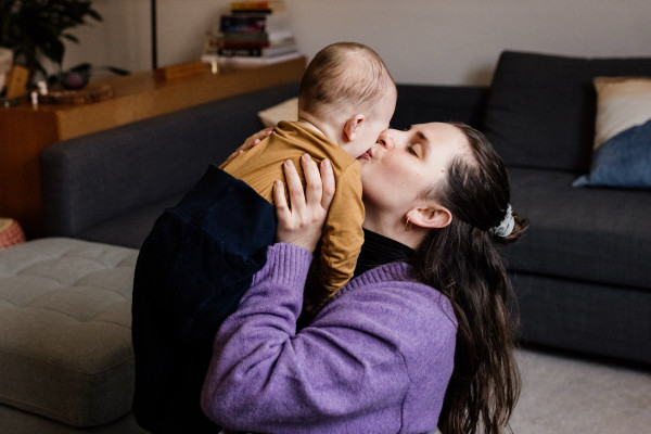J & E ♡  Dokumentarische Familienfotografie Familienreportage  Familienfotos Baby Newbornshooting Wochenbett natürliche …